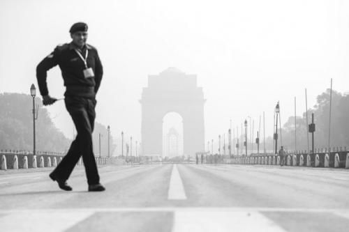 《紐約時報》網(wǎng)站27日配發(fā)的新德里1月某一天的霧霾照片。