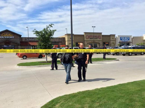 美國(guó)得克薩斯州摩托幫派發(fā)生槍戰(zhàn)導(dǎo)致9人身亡