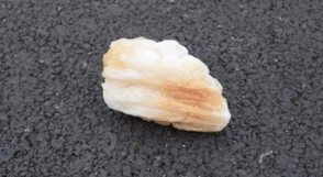 天降的屎塊。