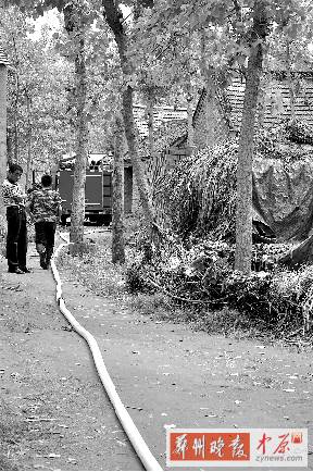 有關(guān)部門正在爆炸現(xiàn)場(chǎng)進(jìn)行事故調(diào)查 有關(guān)部門正在爆炸現(xiàn)場(chǎng)進(jìn)行事故調(diào)查