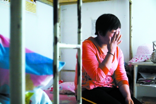 提起兒子的事，她忍不住落淚