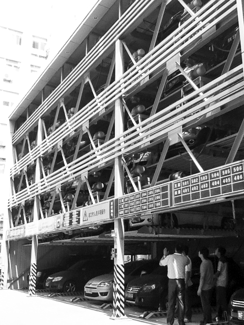 　鄭州新建的28座立體車庫，多數(shù)沒有規(guī)劃許可證