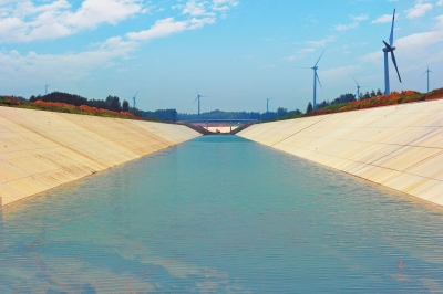 圖為已經(jīng)竣工的南水北調(diào)中線工程方城段。