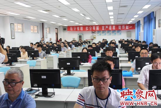 與書面評(píng)卷相比,網(wǎng)上評(píng)卷由系統(tǒng)自動(dòng)進(jìn)行分發(fā),減少了試卷過程的周轉(zhuǎn),提高了評(píng)卷的工作效率。