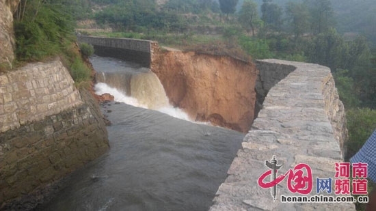 紅旗渠決口處 圖片來源：中國(guó)網(wǎng)河南頻道