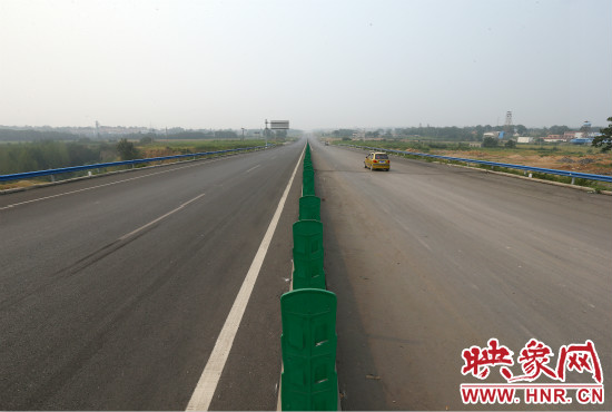 10條都市區(qū)快速路的開通，使市民出行更方便