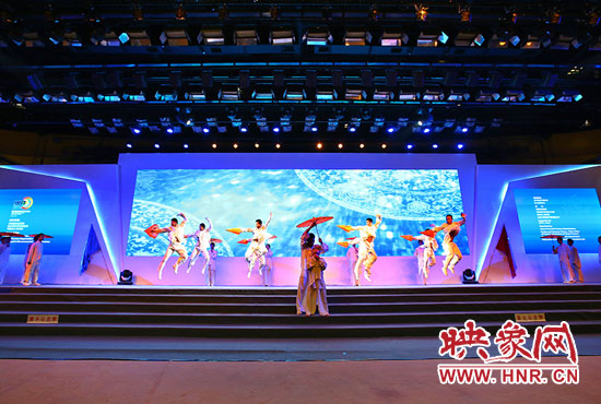 現(xiàn)場(chǎng)表演。