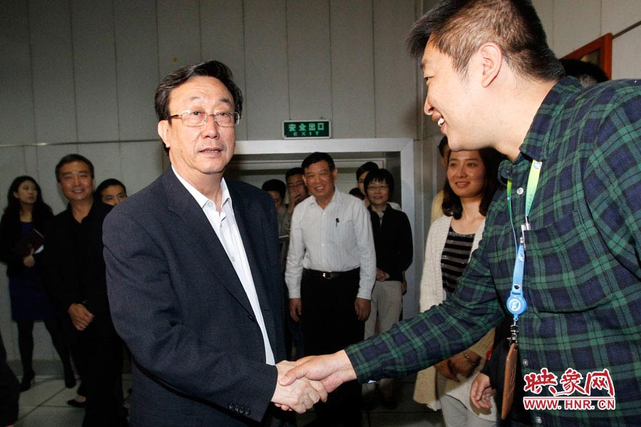 河南省委書(shū)記、省人大常委會(huì)主任郭庚茂視察河南人民廣播電臺(tái) 映象網(wǎng)記者邵恰 段晉哲/攝