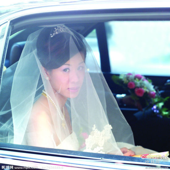 最貴婚車(chē)總價(jià)超1億 處女新娘真容首現(xiàn)