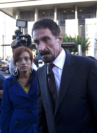 美國(guó)殺毒軟件公司“邁克菲”的創(chuàng)始人約翰·邁克菲(John McAfee)"一夫七妻" 美國(guó)殺毒軟件公司“邁克菲”的創(chuàng)始人約翰·邁克菲(John McAfee)"一夫七妻"