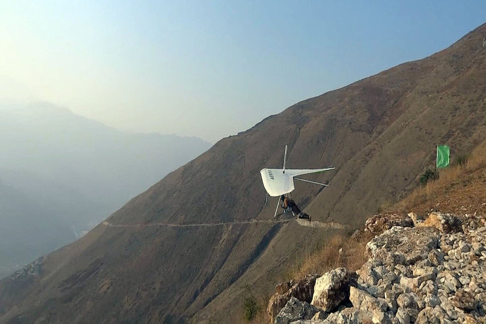"中國(guó)第一飛人"墜湖遇難