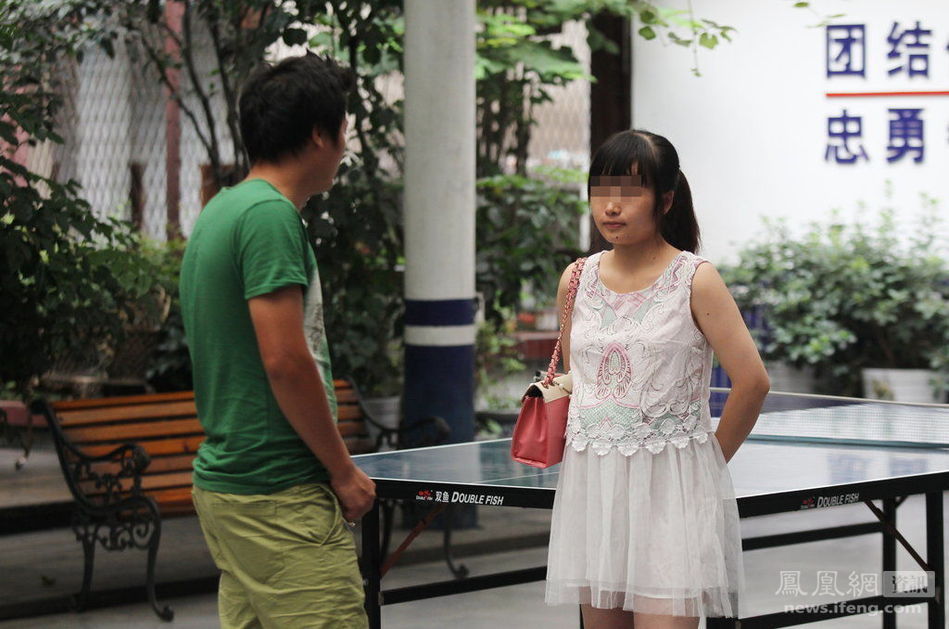 派出所內的小三與原配 派出所內的小三與原配