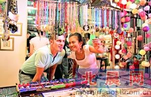 更多的購物樂趣要在夜市、跳蚤市場中慢慢發(fā)掘。