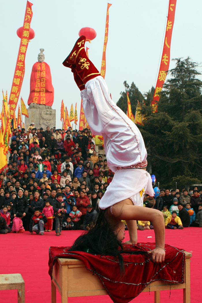 　　超強(qiáng)的演出陣容,超強(qiáng)的娛樂(lè)產(chǎn)品組合。