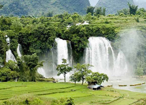 清涼夏日我做主 盤點(diǎn)中國(guó)六大避暑瀑布