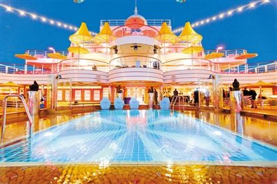 豪華的郵輪設(shè)施 豪華的郵輪設(shè)施