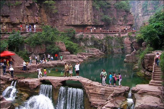 焦作市榮獲2013年度中國旅游競爭力百強城市稱號 焦作市榮獲2013年度中國旅游競爭力百強城市稱號