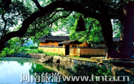 喜迎建軍 游革命路線 喜迎建軍 游革命路線