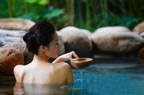 做個(gè)溫暖美人 12種溫泉12種功效 幫你抵御寒冷 做個(gè)溫暖美人 12種溫泉12種功效 幫你抵御寒冷