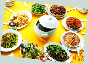 在封開(kāi)品嘗各地美食,大飽口福。