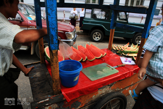 緬甸，繽紛的街邊平民小吃