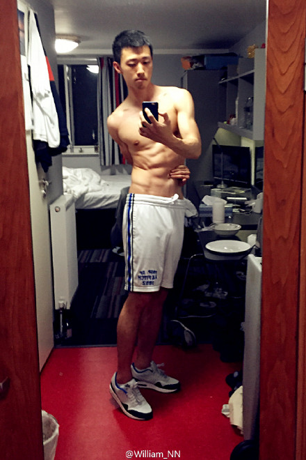 這么性感，你女朋友造？