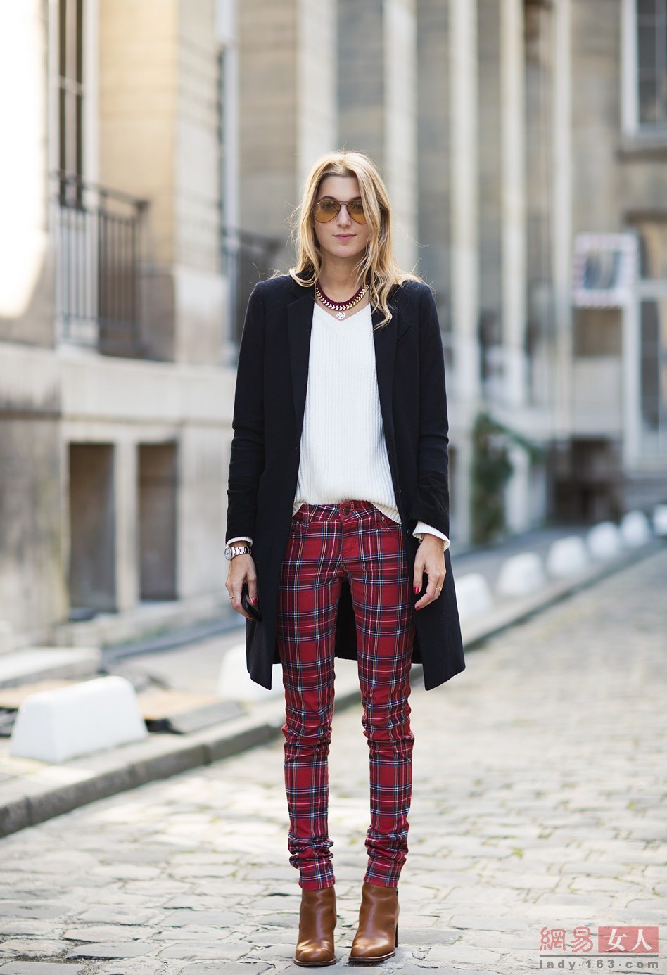 經(jīng)典紅黑配超洋氣 經(jīng)典紅黑配超洋氣
