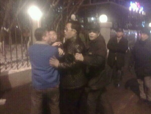 轉(zhuǎn)發(fā)到微博網(wǎng)曝趙本山徒弟駕無牌路虎追尾打人。 轉(zhuǎn)發(fā)到微博網(wǎng)曝趙本山徒弟駕無牌路虎追尾打人。