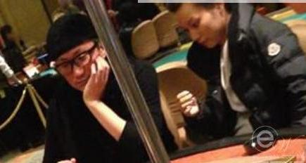 鄭中基與妻子在澳門(mén)賭場(chǎng)