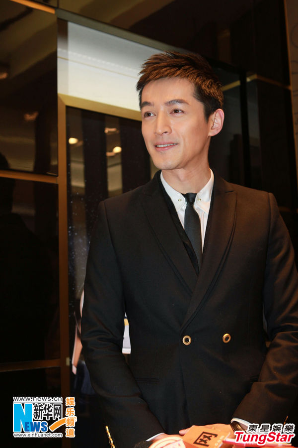 胡歌預(yù)為餐廳員工發(fā)獎金 呼吁保障演員生命安全 胡歌預(yù)為餐廳員工發(fā)獎金 呼吁保障演員生命安全