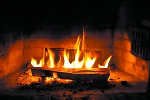 挪威熱播無聊“慢電視”:直播柴火12小時(shí)燃燒全過程 挪威熱播無聊“慢電視”:直播柴火12小時(shí)燃燒全過程