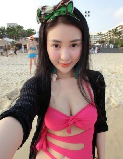 郭美美早前常在網(wǎng)絡(luò)曬性感自拍(資料圖)