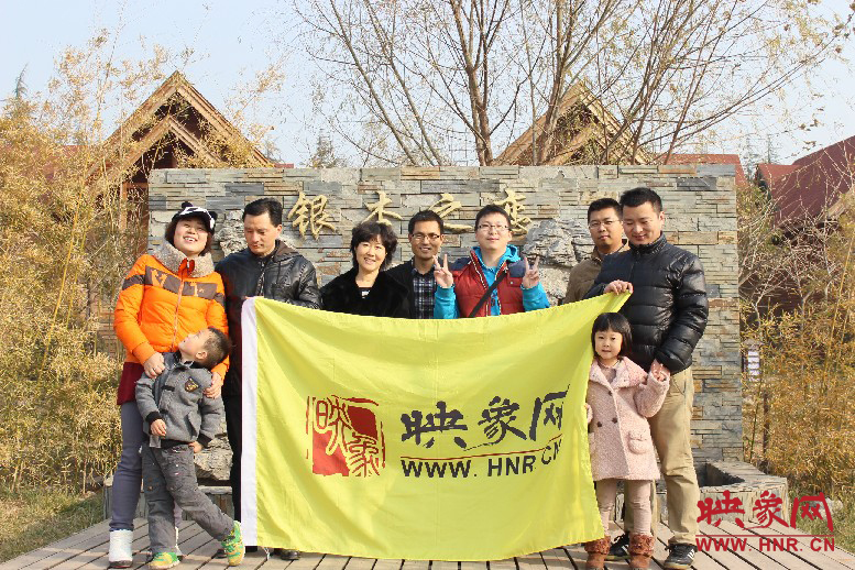 來(lái)張小合影，好多朋友都在其他地方玩，已經(jīng)嗨的叫不回來(lái)……