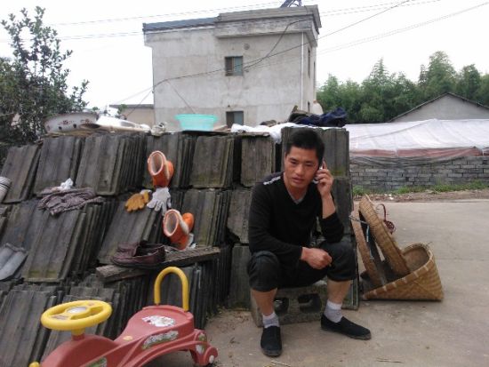 張輝忙于電話找工作，表示將自食其力。