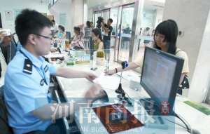 鞏義男子4歲兒子患白血病 沒(méi)戶(hù)口治病難檢查發(fā)現(xiàn)非親生