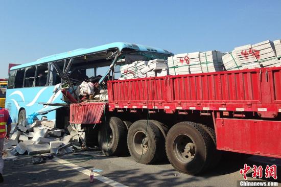 合淮阜高速發(fā)生重大追尾事故10人死亡 36人受傷 合淮阜高速發(fā)生重大追尾事故10人死亡 36人受傷