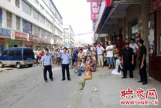 圖為火災(zāi)現(xiàn)場 圖為火災(zāi)現(xiàn)場