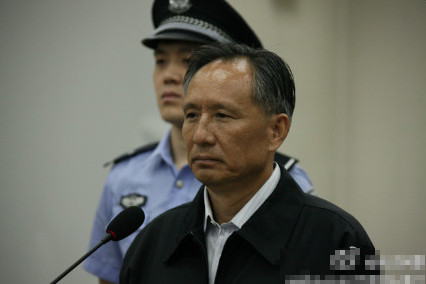 庭審現(xiàn)場(chǎng)的張曙光。