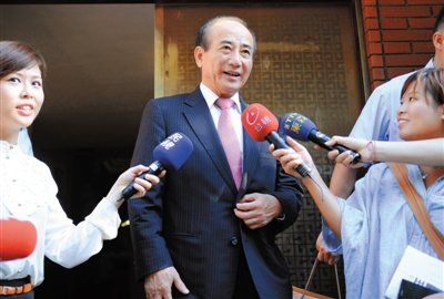 9月11日，王金平前往國民黨考紀會時回答記者提問。