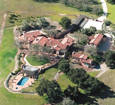 據(jù)稱這就是鄧文迪與布萊爾私會的“默多克牧場”。