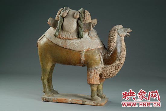 初唐 綠釉載絲駱駝 初唐 綠釉載絲駱駝