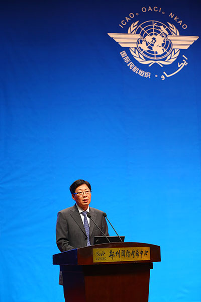 中國民用航空局副局長王志清表示,隨著我國產(chǎn)業(yè)結構調(diào)整的步伐加快,大量制造型企業(yè)由東南沿海轉移到中部和 中國民用航空局副局長王志清表示,隨著我國產(chǎn)業(yè)結構調(diào)整的步伐加快,大量制造型企業(yè)由東南沿海轉移到中部和