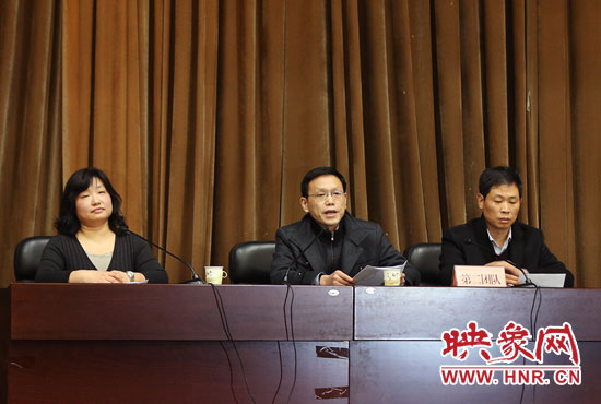 第二組競聘團(tuán)隊（胡士才（中）朱金星（右）趙瑞瑩（左））