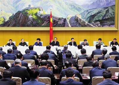 5月12日，國(guó)務(wù)院召開(kāi)推進(jìn)簡(jiǎn)政放權(quán)放管結(jié)合職能轉(zhuǎn)變工作電視電話會(huì)議，李克強(qiáng)總理發(fā)表講話。新華社記者