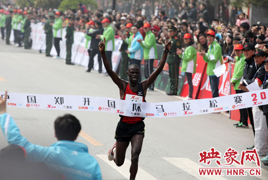 男子組冠軍沖刺瞬間 男子組冠軍沖刺瞬間