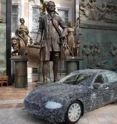 驚！車主用玻璃渣改裝瑪莎拉蒂