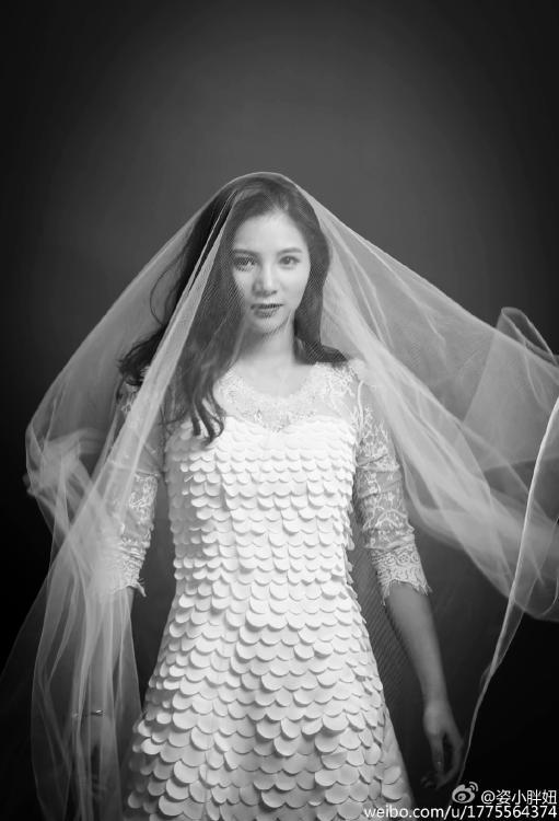 何姿秀黑白婚紗寫(xiě)真 長(zhǎng)發(fā)飄飄美麗動(dòng)人 何姿秀黑白婚紗寫(xiě)真 長(zhǎng)發(fā)飄飄美麗動(dòng)人