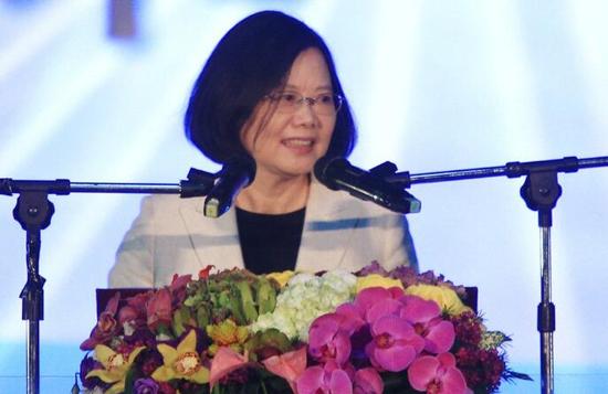 蔡英文向教師溫情喊話教師嗆：太晚了?。▓D片來源：臺灣《聯(lián)合報》）