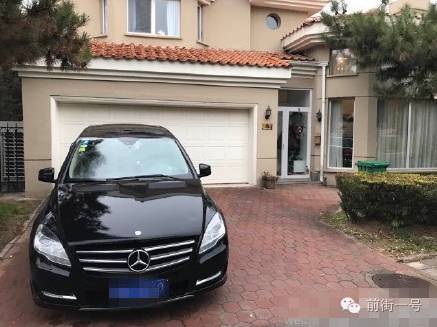 該外籍男子的車輛。（網(wǎng)友供圖）