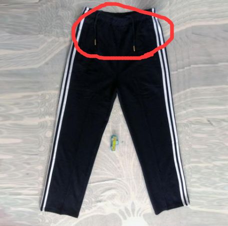 嚇哭！6歲男孩被夾斷手指 罪魁禍?zhǔn)拙故切７? oldsrc=